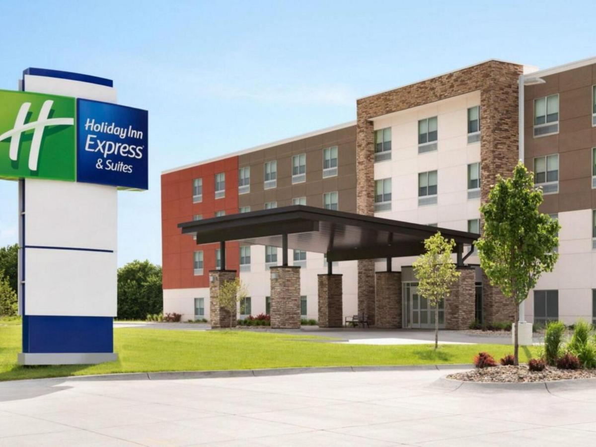 Holiday Inn Express & Suites - Dallas Market Center By Ihg Extérieur photo